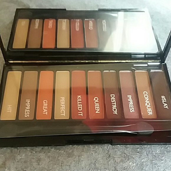 Makeup  bundle - Picture 3 of 8